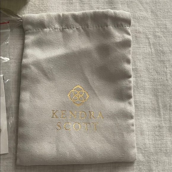 New Kendra Scott Alex Earrings in Cobalt Blue - Picture 5 of 7